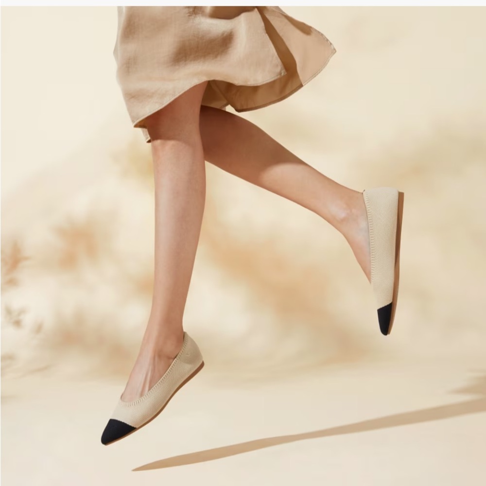 Pointed-Toe Ballet Flats (Aria 5°)